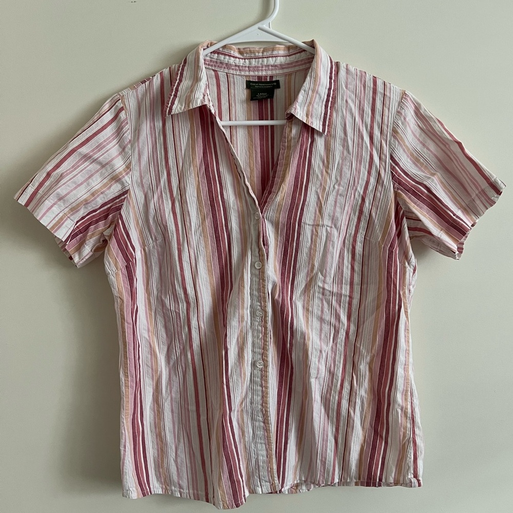 Great Northwest Clothing Company Button Up Tee- Women’s Large